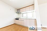ご夫婦やご家族で並んでお料理ができるよう十分なスペースを確保しました。