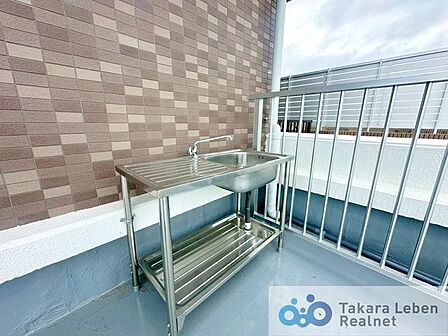 バルコニー洗い場。家庭菜園の水やりや、お掃除にも利用できます。