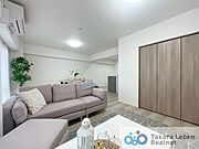 家族だけのプライベートタイムを心地よく過ごせるリビング空間。住まう方のライフスタイルを尊重し、オンリーワンの空間を創り出します。