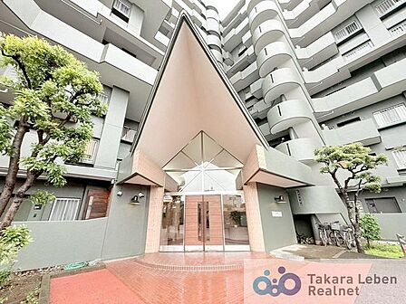 広々とした高級感溢れるエントランスが、ワンランク上の生活をお約束致します。