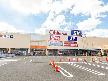 スーパーバリュー戸田店 徒歩4分。 300m