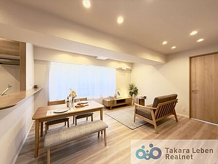 毎日のお食事やティータイム、読書やお昼寝など、なんでも受け入れてくれる自由で心地良いリビング。プライベートタイムの満足感を大きく高められる空間です。