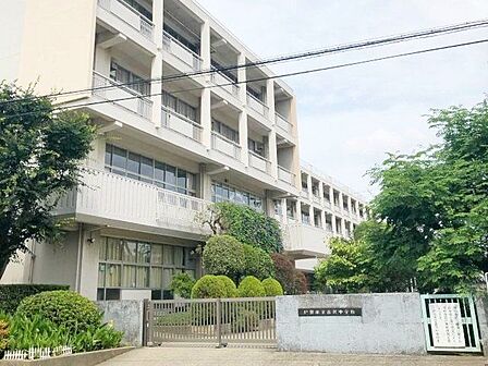 戸田市立喜沢中学校 徒歩5分。 400m