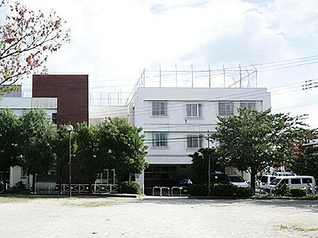 医療法人高仁会川口病院 徒歩7分。 490m