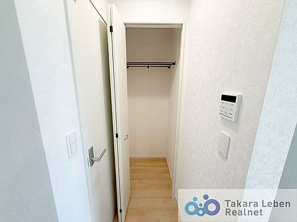 玄関を拡大表示