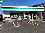 ファミリーマート大宮本郷町店 徒歩5分。 350m