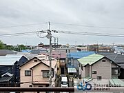 遮る建物なく見晴らしの良い眺望です。室内にも爽やかな風と心地の良い日差しが差し込みます。