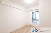約5.1帖の洋室です。