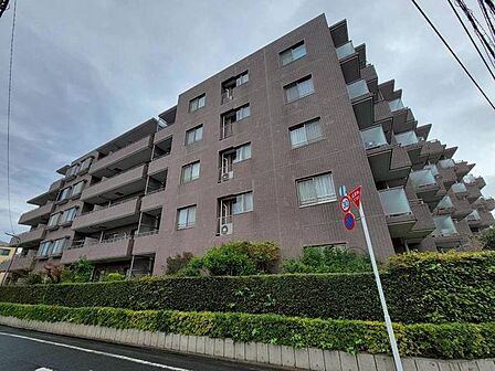 東京メトロ副都心線【氷川台】駅徒歩7分、三井不動産旧分譲のシパーク・ホームズ。オートロック・宅配ボックス完備
