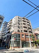 華美すぎず、長く愛される外観デザイン。総戸数23戸の落ち着きあるコミュニティ。