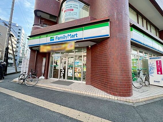 ファミリーマー...