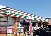 セブンイレブン越谷東大沢2丁目店 徒歩6分。 450m