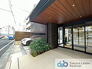 エントランス周りは広々としたアプローチとなっており、毎日のお出かけを気持ち良く後押ししてくれます。