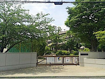 蕨市立第二中学校 徒歩20分。 1600m