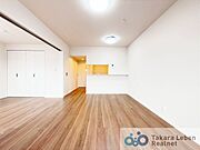 わが家にいる時間を、もっと自分らしく深めたくなる、居心地の良い空間です。ひとり静かに読書や趣味に没頭できそう。