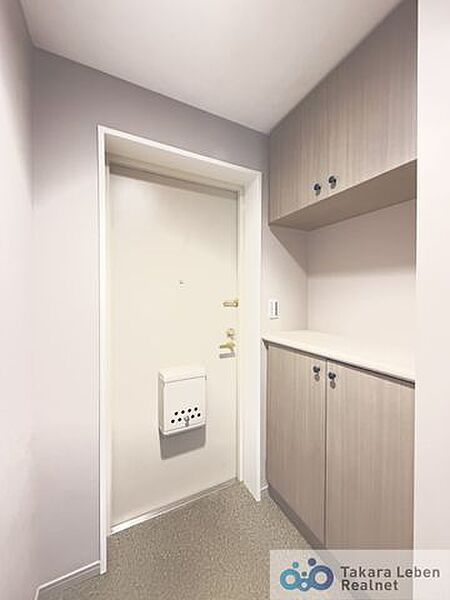 玄関を拡大表示