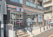 セブンイレブン越谷千間台東1丁目店 徒歩4分。 270m