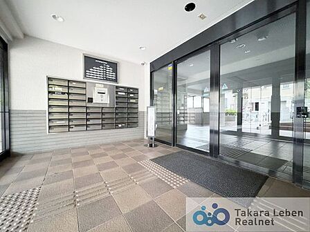 広々とした高級感溢れるエントランスが、ワンランク上の生活をお約束致します。