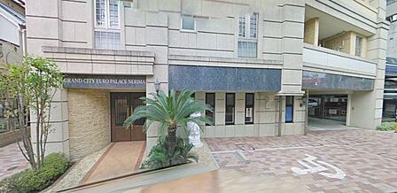 周辺施設充実の都営大江戸線【練馬】駅徒歩7分のマンション。ペット飼育のご相談可能です。