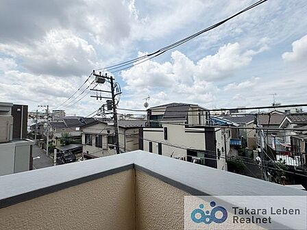 住戸からの眺望。窓の外に広がる大きく開けた眺望は、日々の暮らしの中に喜びを感じさせてくれ、心まで開放的にしてくれそうです。