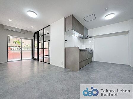 毎日のお食事やティータイム、読書やお昼寝など、なんでも受け入れてくれる自由で心地良いリビング。プライベートタイムの満足感を大きく高められる空間です。