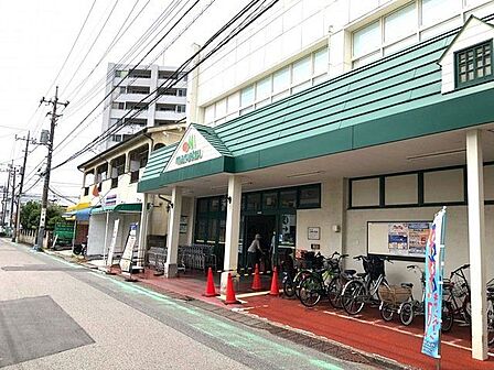 マルエツ蕨店 徒歩5分。 400m