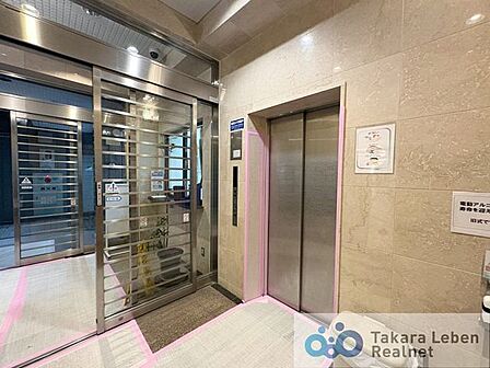お買い物でたくさんの荷物を持っている時や、仕事でクタクタに疲れている時など、階段で1段ずつ上がるのは大変。そんな時にも便利なエレベーター付きの物件です。