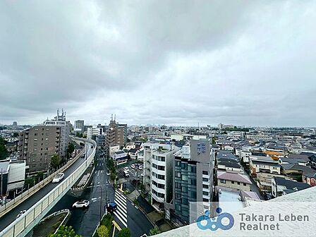 バルコニーからの眺望。潤いある景観が穏やかな時間を演出します。