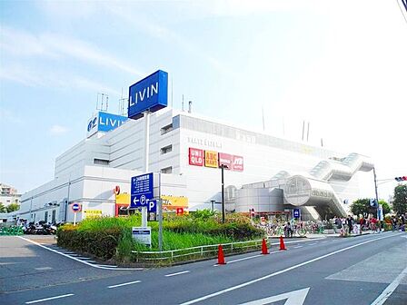 LIVINオズ大泉 徒歩9分。 650m