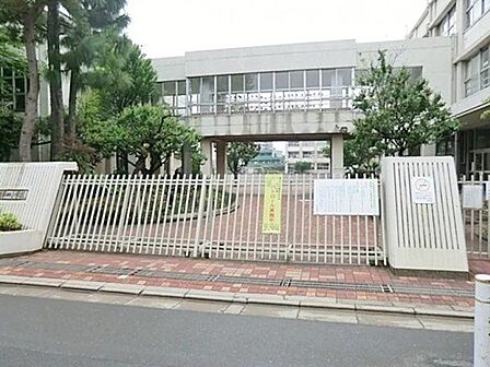 板橋区立上板橋第四小学校 徒歩11分。 860m