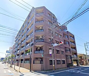 外観:華美すぎず、長く愛される外観デザイン。総戸数30戸の落ち着きあるコミュニティ。管理体制も良好です。 外観:華美すぎず、長く愛される外観デザイン。総戸数30戸の落ち着きあるコミュニティ。管理体制も良好です。