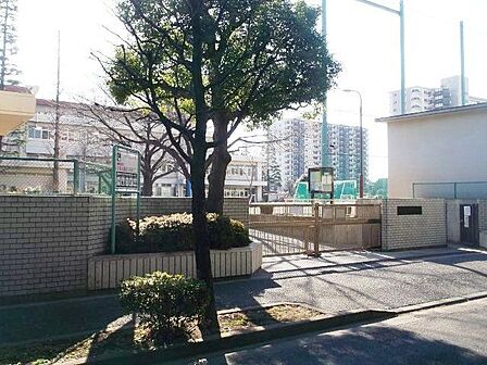 練馬区立光が丘第三中学校 徒歩6分。 440m
