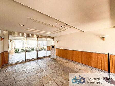 広々とした高級感溢れるエントランスが、ワンランク上の生活をお約束致します。