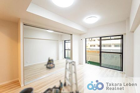 家族だけのプライベートタイムを心地よく過ごせるリビング空間。住まう方のライフスタイルを尊重し、オンリーワンの空間を創り出します。