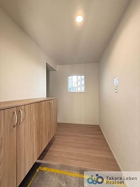 落ち着いた雰囲気の玄関は大切なお客様を迎えるのに最適です。毎日の外出や帰宅の際にも気持ちを落ち着かせてくれる空間になりそうですね。