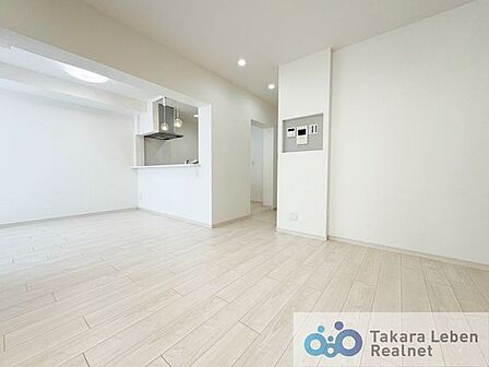 毎日のお食事やティータイム、読書やお昼寝など、なんでも受け入れてくれる自由で心地良いリビング。プライベートタイムの満足感を大きく高められる空間です。