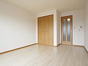 洋室は8.4帖です！クローゼットもあります！