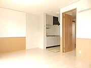 洋室は広めの10帖♪