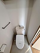 温水洗浄便座で快適なトイレタイムになります☆