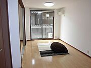 ゆったりとした12帖のLDKです。