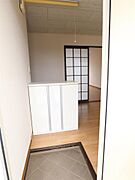 玄関にシューズボックス付きで玄関を広々つかえます！