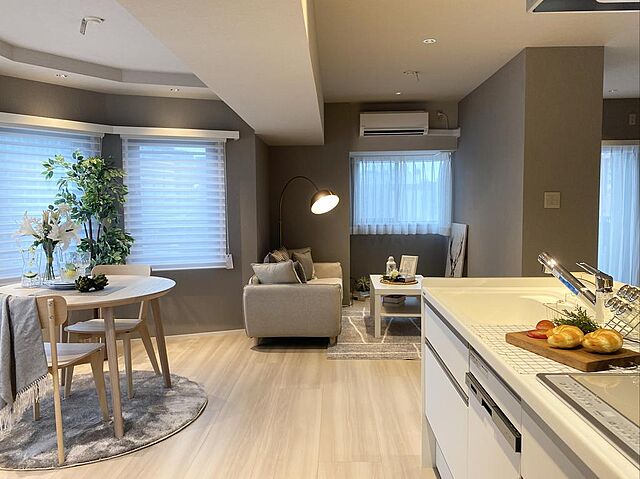 リビング/ダイニング フリーディオ四谷三丁目 6階/-