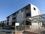 閑静な住宅街に立地