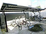 敷地内屋根付き駐輪場