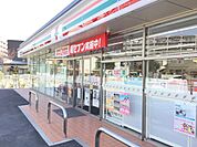 セブンイレブン　蕨中央3丁目店 徒歩1分。 70m