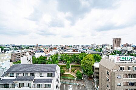 【眺望】お部屋からの眺望。晴れた日は青空が広がります。