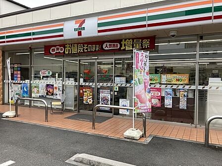 セブンイレブン川口並木元町店 徒歩4分。 310m