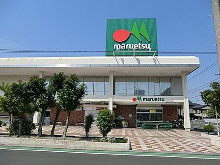 マルエツ西川口東口店 徒歩10分。 730m