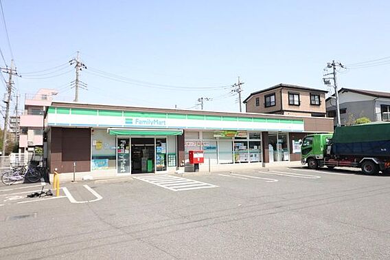 ファミリーマー...
