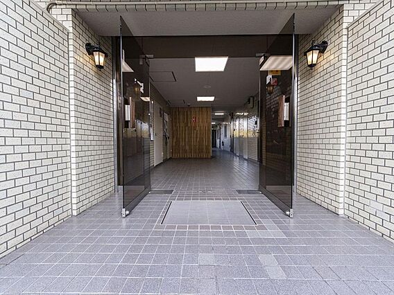 【エントランス...